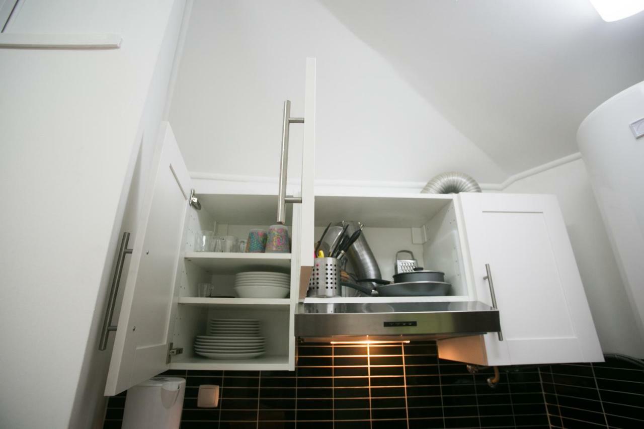 Fantastic Santos Appartment Lisbona Esterno foto